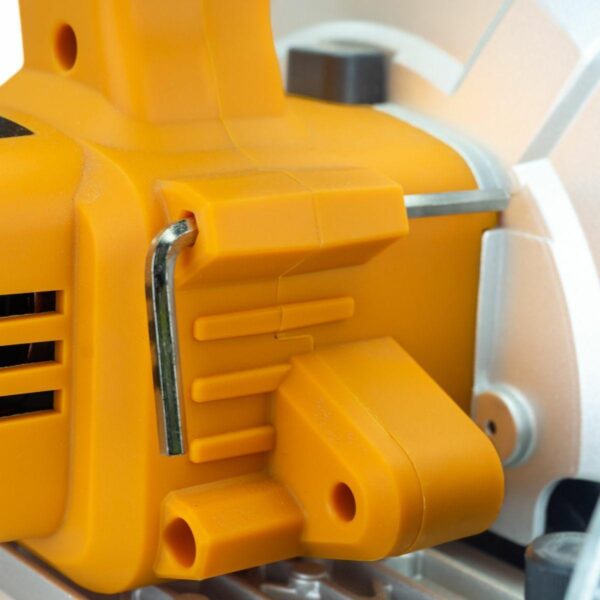 АКУМУЛАТОРЕН РЪЧЕН ЦИРКУЛЯР JCB 18V 165MM С БАТЕРИЯ И ЗАРЯДНО