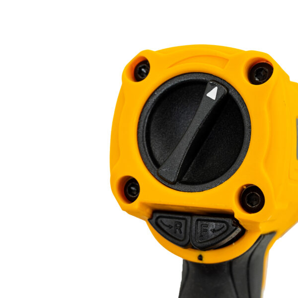 ПНЕВМАТИЧЕН ГАЙКОВЕРТ МИНИ 1200 NМ 1/2″ JCB С ВЛОЖКИ И КУФАР