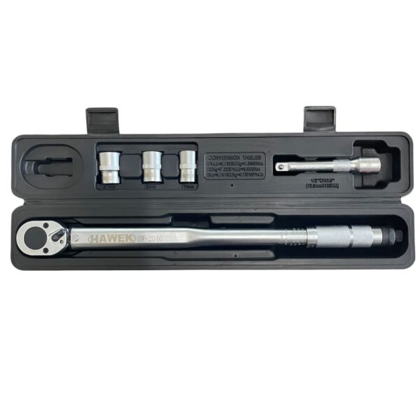 ДИНАМОМЕТРИЧЕН КЛЮЧ 1/2″ 28 – 210 NM + КОМПЛЕКТ ВЛОЖКИ (17, 19, 21 ММ) + УДЪЛЖИТЕЛ 125 ММ HAWEK